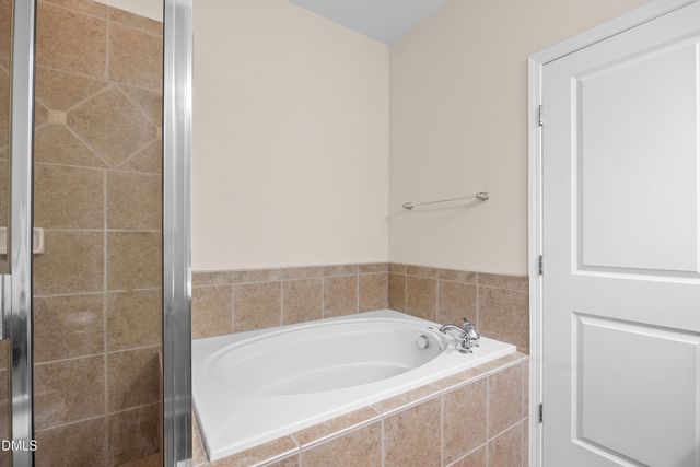 842 Queen City Crescent, Apex, NC 27523