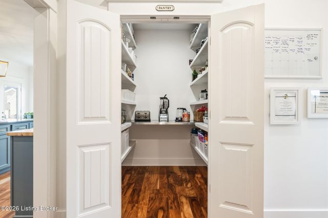 6370 Clore Ln, Crestwood, KY 40014