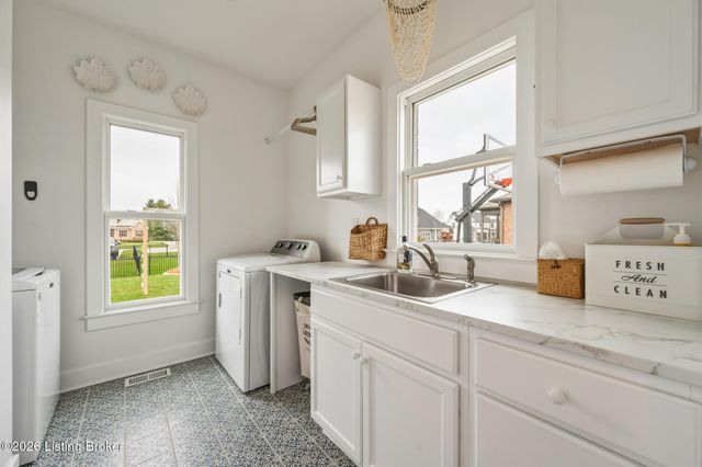 6370 Clore Ln, Crestwood, KY 40014