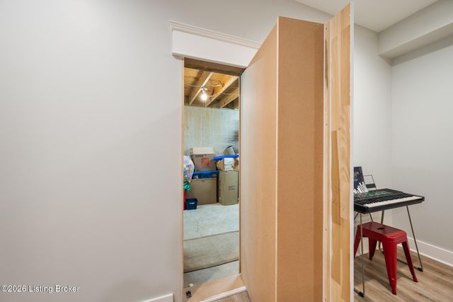 6370 Clore Ln, Crestwood, KY 40014