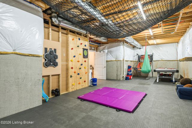 6370 Clore Ln, Crestwood, KY 40014