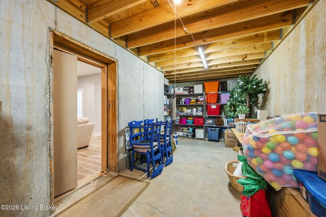 6370 Clore Ln, Crestwood, KY 40014