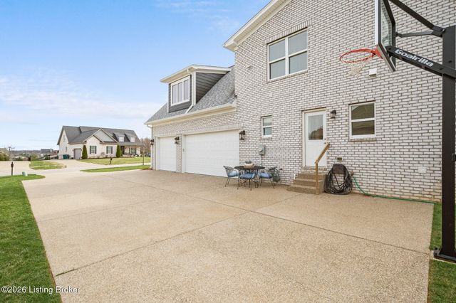 6370 Clore Ln, Crestwood, KY 40014