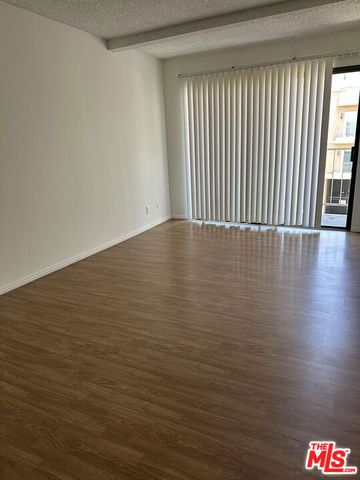 957 S St Andrews Place, Los Angeles, CA 90019