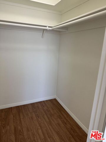 957 S St Andrews Place, Los Angeles, CA 90019