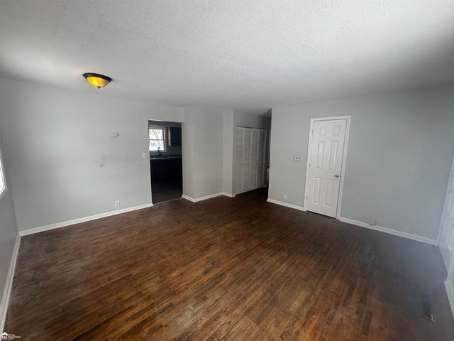 3210 Wyoming Ave Avenue, Flint, MI 48506