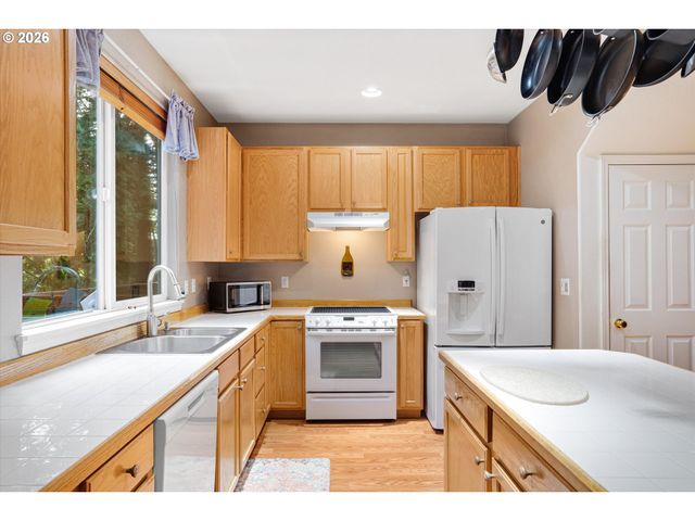 19738 Sw ASHCROFT Ln, Aloha, OR 97003