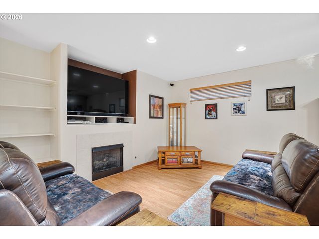 19738 Sw ASHCROFT Ln, Aloha, OR 97003