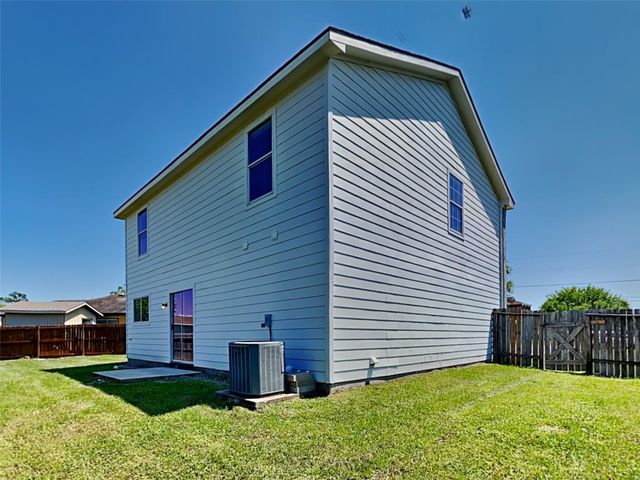 2321 Shady Birch Drive, Conroe, TX 77301
