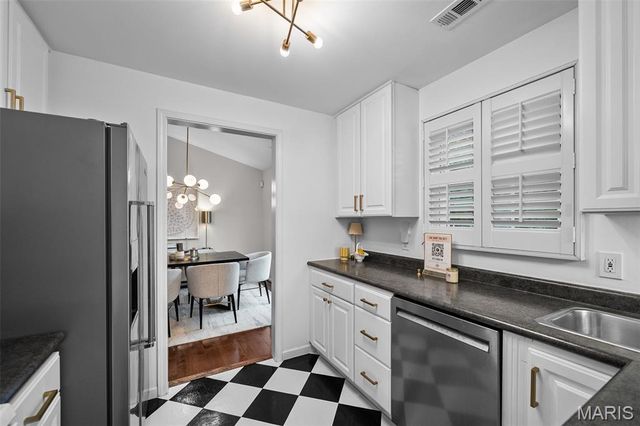 9172 Eager Road, Brentwood, MO 63144