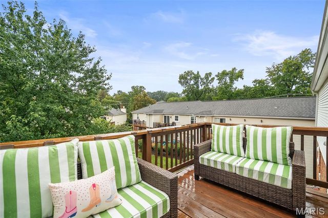 9172 Eager Road, Brentwood, MO 63144