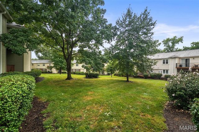 9172 Eager Road, Brentwood, MO 63144