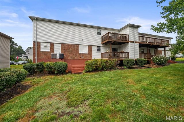 9172 Eager Road, Brentwood, MO 63144