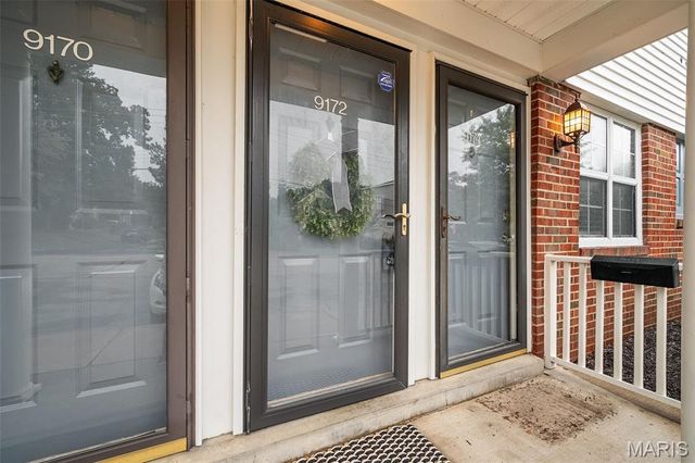9172 Eager Road, Brentwood, MO 63144