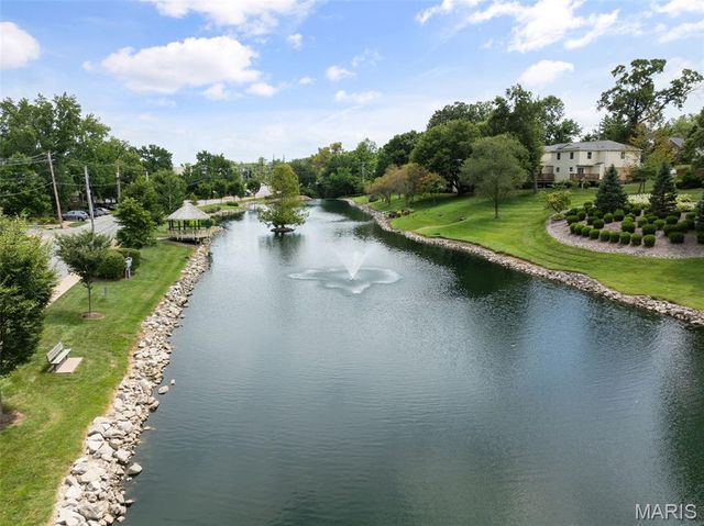 9172 Eager Road, Brentwood, MO 63144