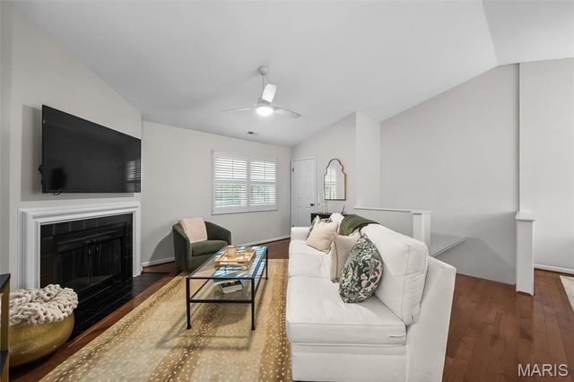 9172 Eager Road, Brentwood, MO 63144