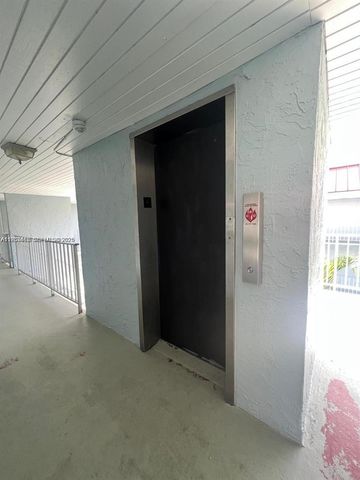 405 S Pine Island Road 202D, Plantation, FL 33324