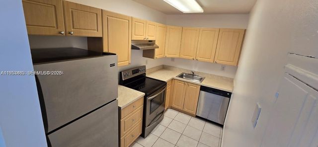 405 S Pine Island Road 202D, Plantation, FL 33324