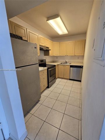405 S Pine Island Road 202D, Plantation, FL 33324