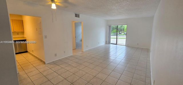 405 S Pine Island Road 202D, Plantation, FL 33324