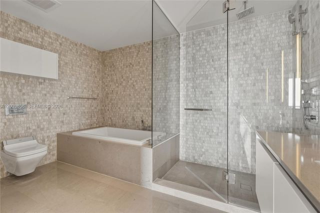 88 SW 7th St 3710, Miami, FL 33130