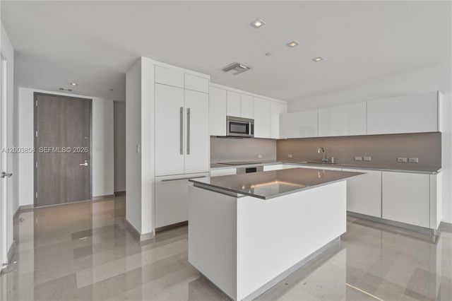 88 SW 7th St 3710, Miami, FL 33130