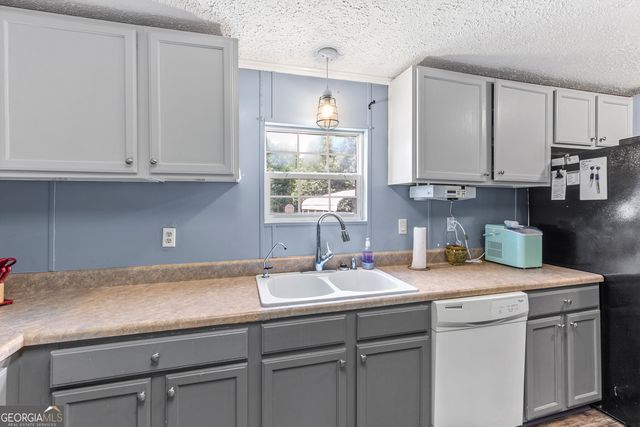 136 Shamrock Circle, Byron, GA 31008
