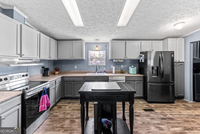 136 Shamrock Circle, Byron, GA 31008