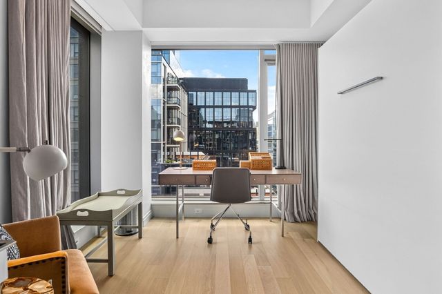135 Seaport Blvd 2007, Boston, MA 02210