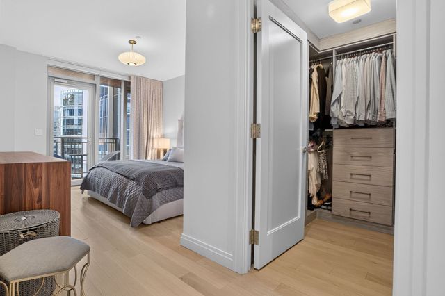 135 Seaport Blvd 2007, Boston, MA 02210