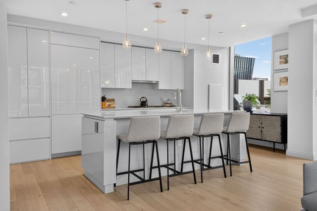 135 Seaport Blvd 2007, Boston, MA 02210