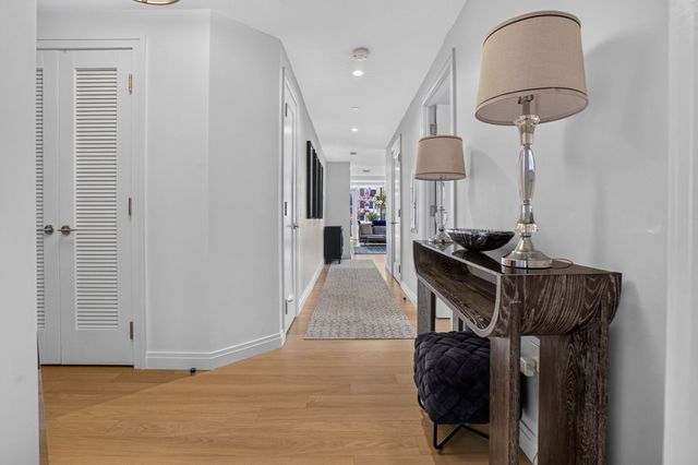 135 Seaport Blvd 2007, Boston, MA 02210