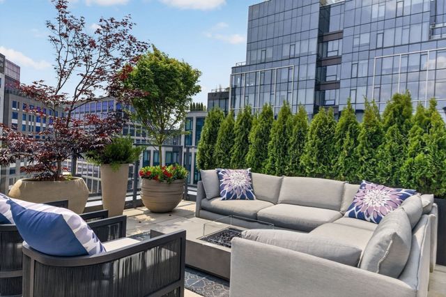 135 Seaport Blvd 2007, Boston, MA 02210