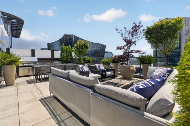 135 Seaport Blvd 2007, Boston, MA 02210