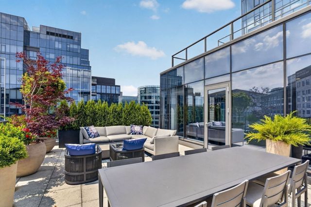 135 Seaport Blvd 2007, Boston, MA 02210
