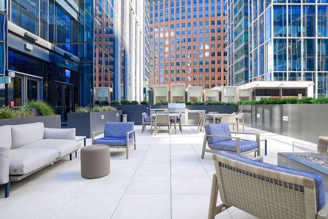 135 Seaport Blvd 2007, Boston, MA 02210