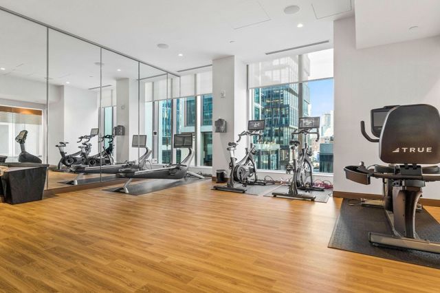 135 Seaport Blvd 2007, Boston, MA 02210
