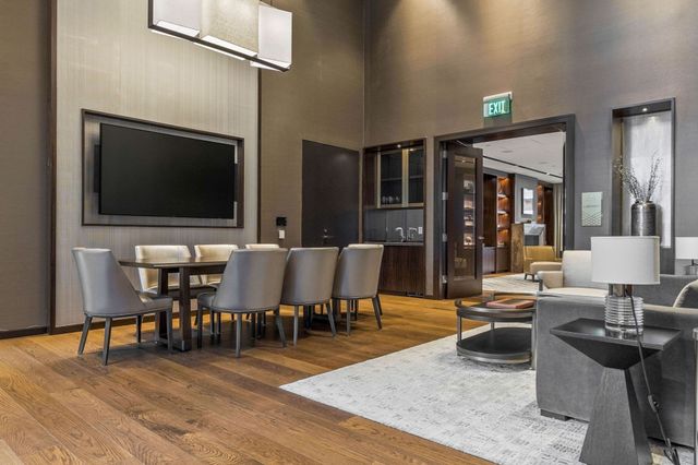 135 Seaport Blvd 2007, Boston, MA 02210