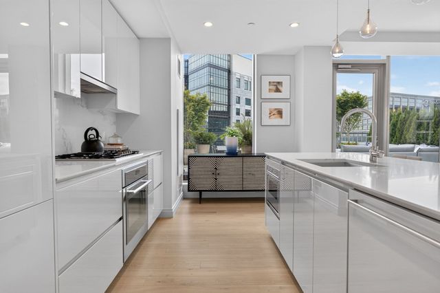 135 Seaport Blvd 2007, Boston, MA 02210