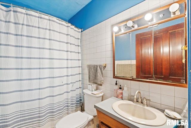 3302 38TH Avenue, Moline, IL 61265