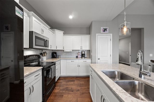 823 Flight Drive, Marion, IA 52302