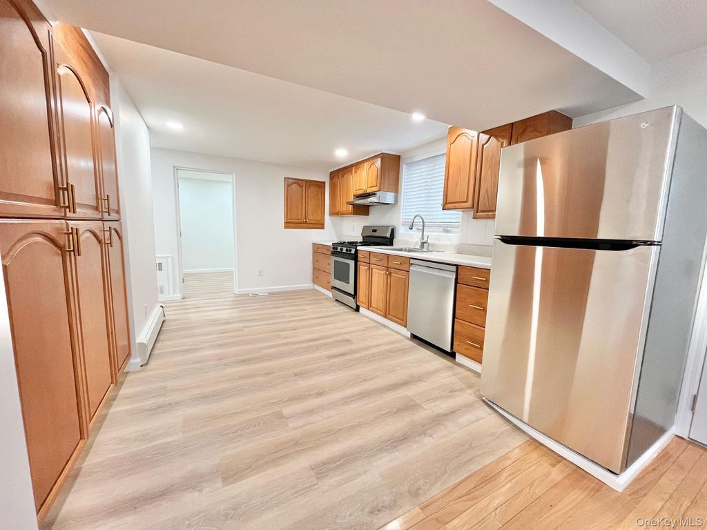 103 Bennett Avenue G, Yonkers, NY 10701