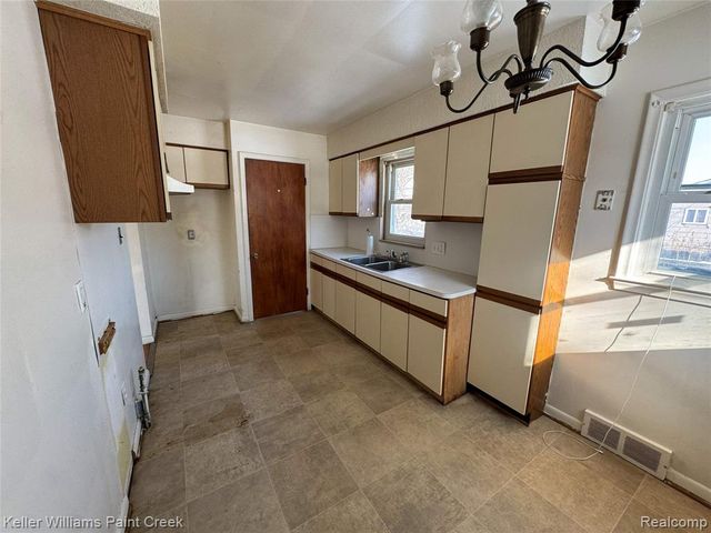 29142 Rosewood Street, Inkster, MI 48141