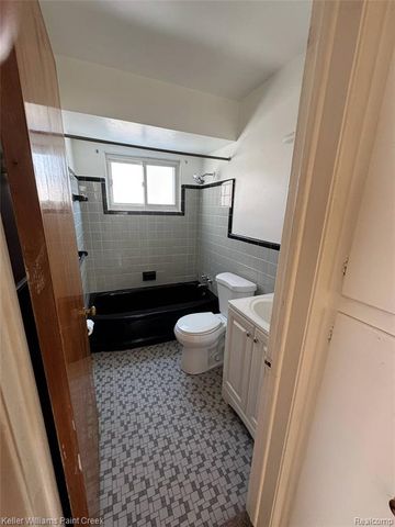 29142 Rosewood Street, Inkster, MI 48141