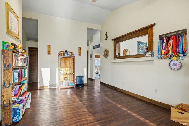 60952 County Road 113, Elkhart, IN 46517