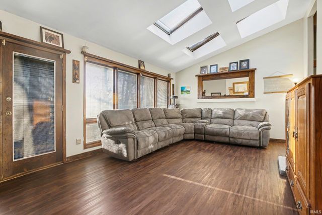 60952 County Road 113, Elkhart, IN 46517