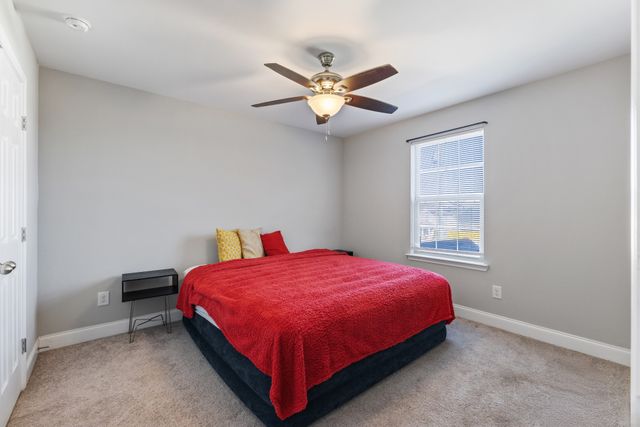 1033 Windemere Dr, Gallatin, TN 37066