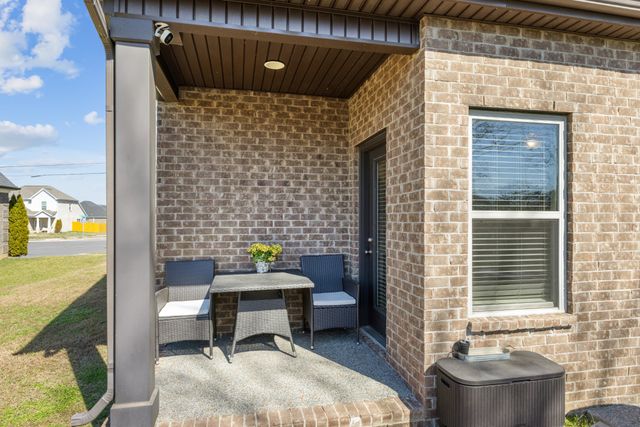 1033 Windemere Dr, Gallatin, TN 37066