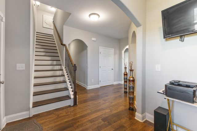 1033 Windemere Dr, Gallatin, TN 37066