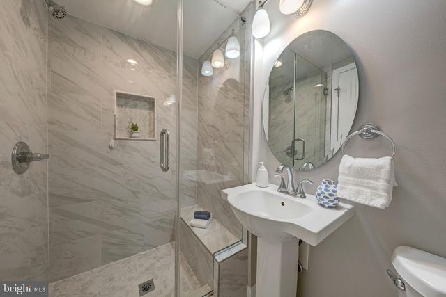 10817 SCOTT DR, Fairfax, VA 22030